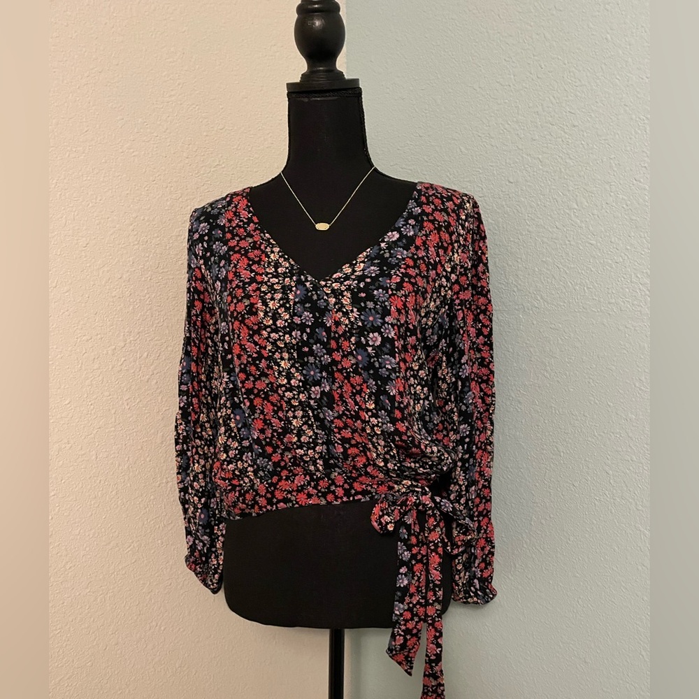 American Eagle cropped top, size m